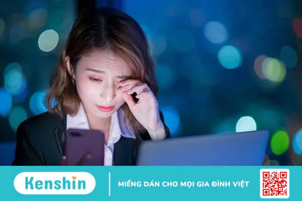 Ánh sáng xanh có làm đen da không? Các biện pháp để hạn chế ảnh hưởng của ánh sáng xanh đến làn da 2