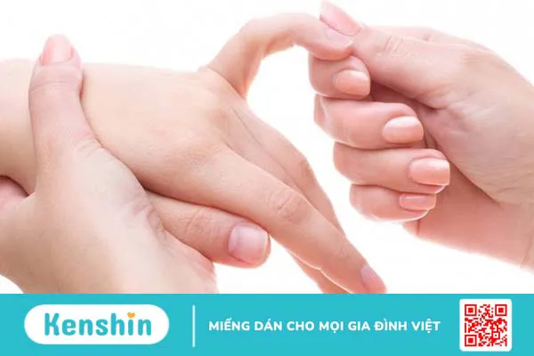 Bật mí nguyên nhân gây co giật tay và chứng run ngón tay cái