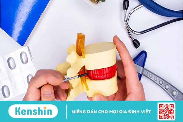 Bắt vít cột sống qua ống nong là thế nào? Quy trình thực hiện kỹ thuật ra sao? 2