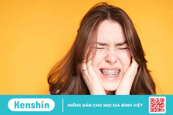 Bị nhiệt miệng khi niềng răng phải làm sao? Cách xử lý hiệu quả