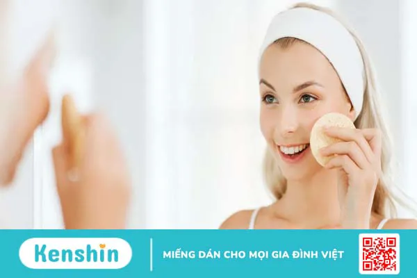 Bông rửa mặt có ưu điểm gì? Có nên sử dụng bông rửa mặt không?