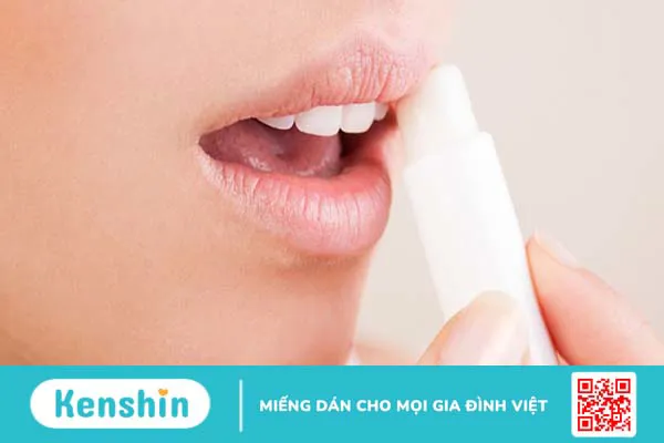 Cách dưỡng môi ban đêm cho đôi môi căng mọng, hồng hào