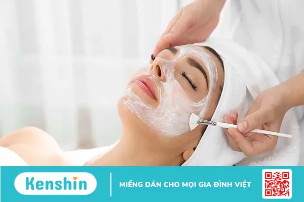 Cách làm mặt nạ ngũ hoa với sữa tươi không đường