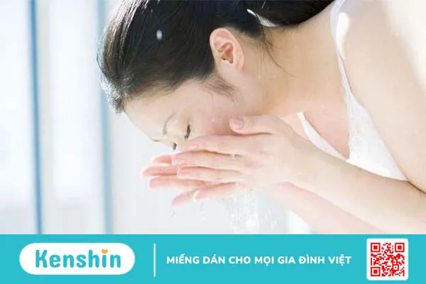 Cách làm mặt nạ ngũ hoa với sữa tươi không đường