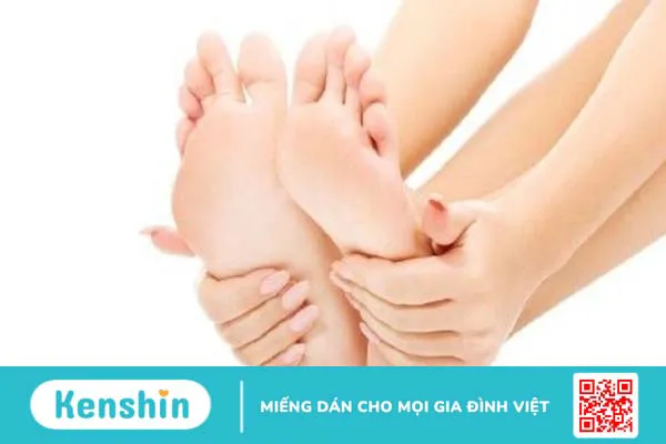 Cách trị mắt cá dưới lòng bàn chân tránh nguy cơ nhiễm trùng