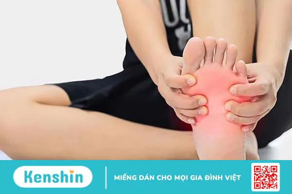 Cách trị mắt cá dưới lòng bàn chân tránh nguy cơ nhiễm trùng