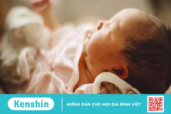 Cẩm nang chăm sóc trẻ sơ sinh bị sốt hiệu quả ngay tại nhà cha mẹ cần biết