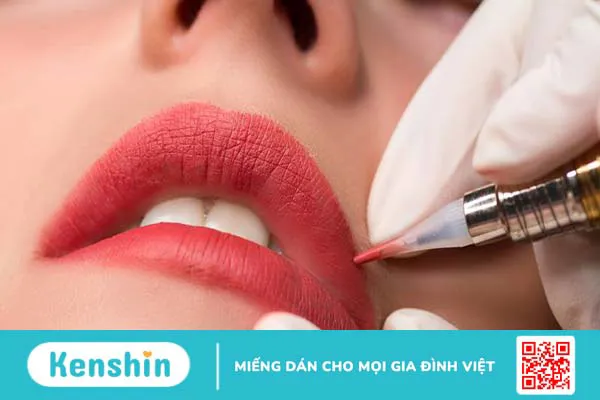 Cấy môi sinh học là gì? Cấy môi sinh học khác xăm môi như thế nào?