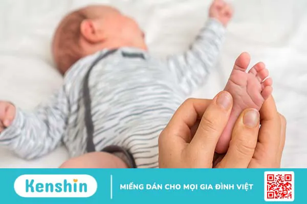 Chi tiết về phương pháp bấm huyệt chữa nấc cụt cho trẻ sơ sinh