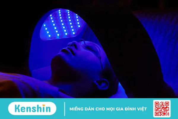 Chiếu ánh sáng xanh đỏ có tác dụng gì trong làm đẹp?