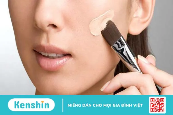 Chúng ta nên bôi kem chống nắng trước hay sau kem nền?3