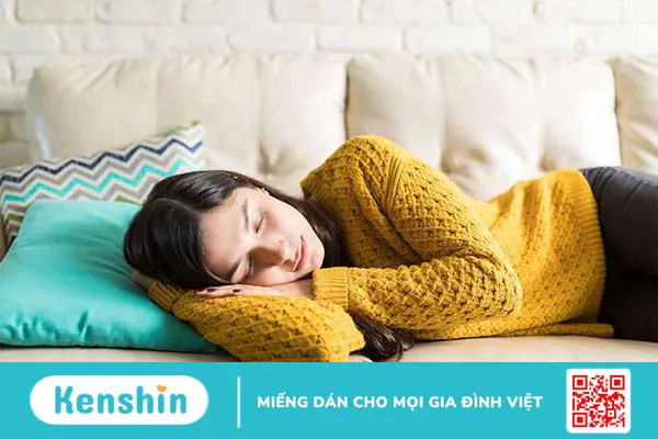 Có nên đeo kính áp tròng khi ngủ trưa không? Lưu ý cần nhớ khi sử dụng kính áp tròng