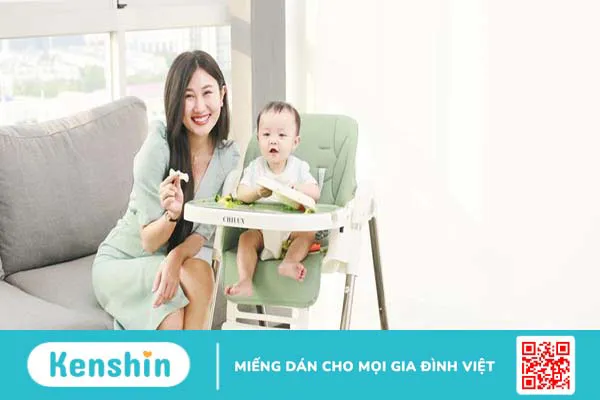 Có nên mua ghế ăn dặm cho bé? Những lợi ích và lưu ý khi sử dụng