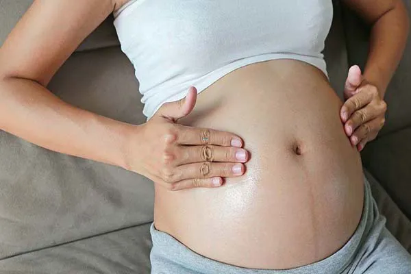 Có nên xoa bụng khi mang thai 3 tháng đầu? Một số điều mẹ bầu cần lưu ý