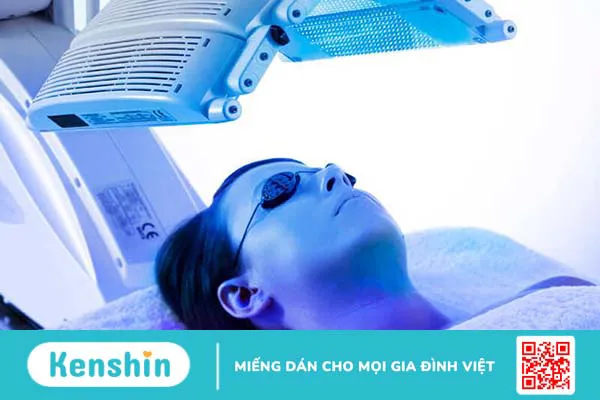 Công nghệ chiếu ánh sáng xanh lá có tác dụng gì trong điều trị da liễu? 1