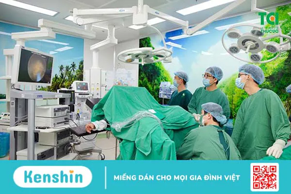 Đặt ống thông tiểu khi mổ đẻ tại sao lại cần thiết?