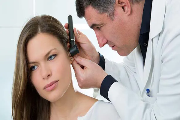 Dấu hiệu tai có vấn đề là gì? Cách xử trí hiệu quả