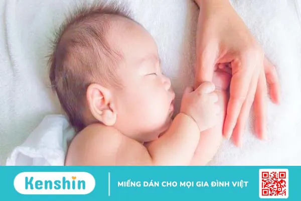 Dấu hiệu trẻ sơ sinh bị bại não