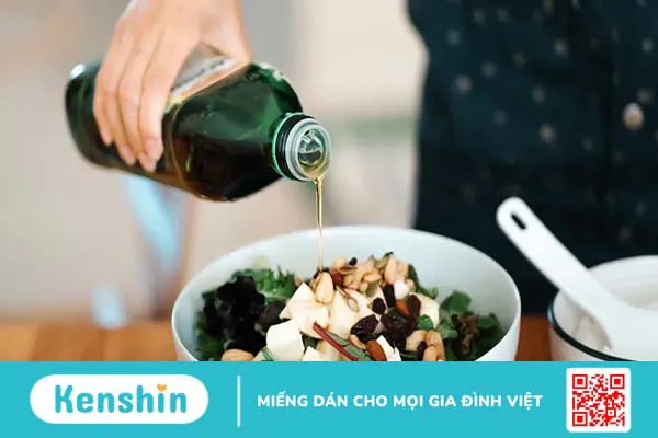 Dầu oliu bao nhiêu calo? Dầu oliu dùng để giảm cân?