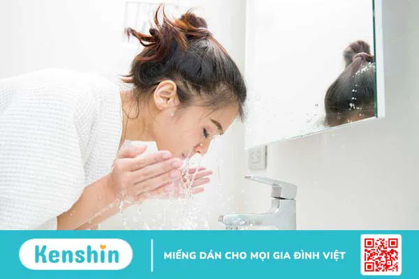 Điểm danh 4 nguyên nhân bôi kem dưỡng bị rát và cách xử trí 4