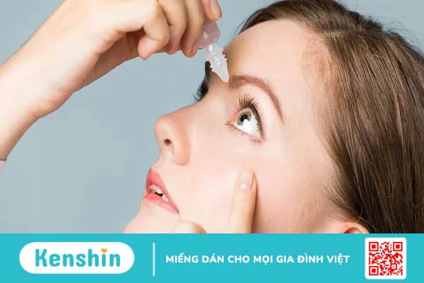 Dụi mắt nhiều có sao không? Để lại hậu quả gì?