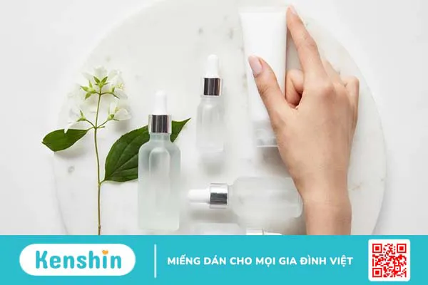 Dưỡng ẩm sau khi sử dụng serum dưỡng thể: Liệu có cần thiết?