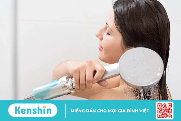 Dưỡng ẩm sau khi sử dụng serum dưỡng thể: Liệu có cần thiết?