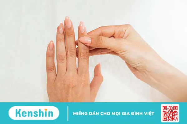 Gắn móng giả bị nhức: Nguyên nhân và giải pháp