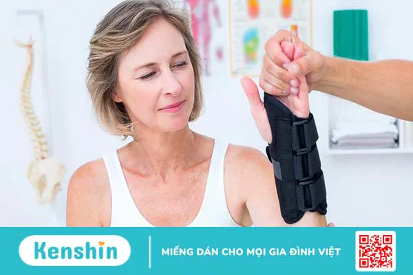 Gãy Goyrand Smith là gì? Nguyên nhân, triệu chứng và cách điều trị