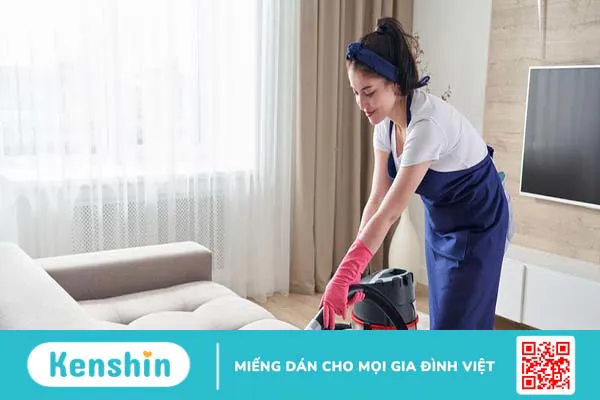 Giải đáp thắc mắc: Đau mắt đỏ nhỏ V Rohto được không?