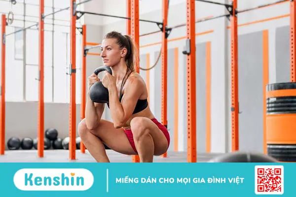 Goblet squat - Bài tập giúp phát triển cơ đùi trước hiệu quả 1