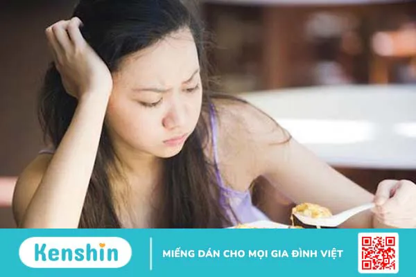 Hay cắn vào má khi ăn do đâu?