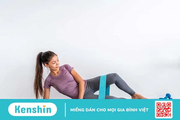 Hướng dẫn thực hiện bài tập Clamshell săn chắc cơ mông