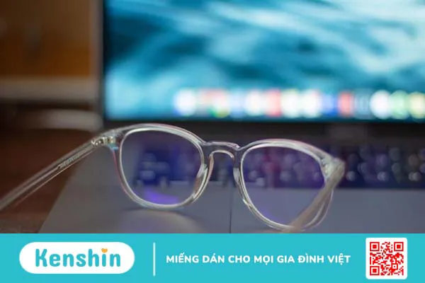 Kính chống tia UV có chống ánh sáng xanh không?