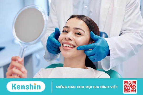 Mắc cài sứ và mắc cài pha lê: Nên lựa chọn loại nào?