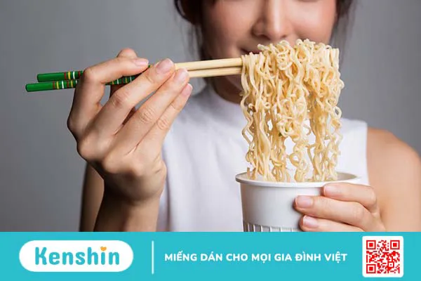 Mì ramen ăn liền có tốt không? Hiểm họa từ món mì ăn liền