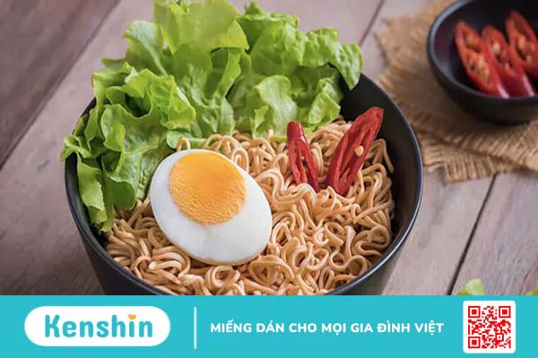 Mì ramen ăn liền có tốt không? Hiểm họa từ món mì ăn liền