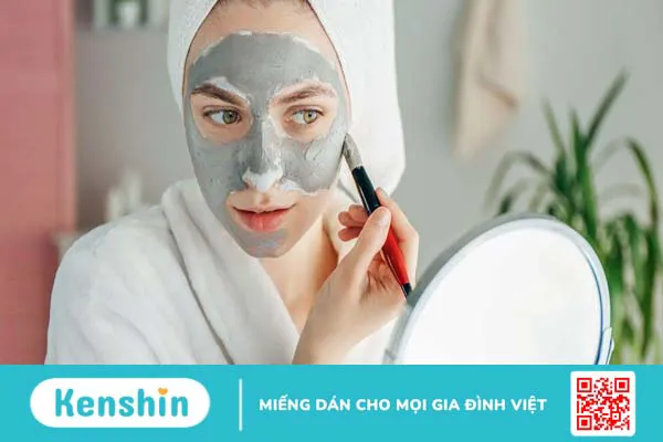 Nặn mụn xong đắp mặt nạ đất sét được không?