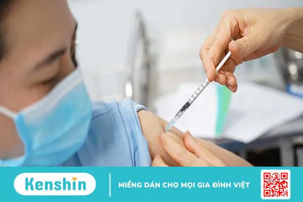 Nên ăn uống gì trước và sau khi tiêm vắc xin Covid?