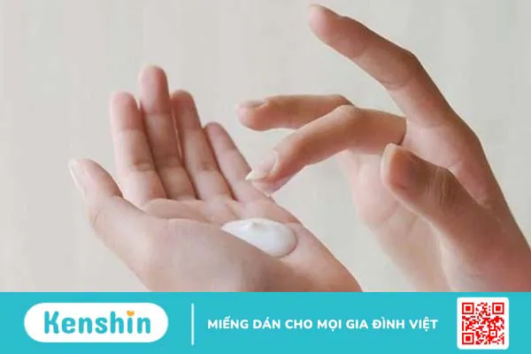 Nên bôi kem chống nắng trước hay sau serum?