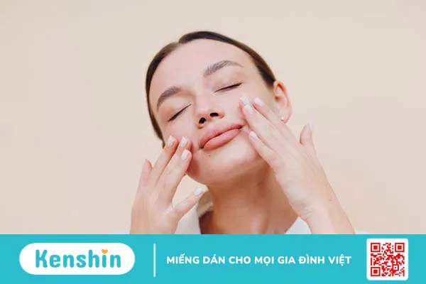 Nên bôi mặt nạ ngủ trước hay sau kem dưỡng?