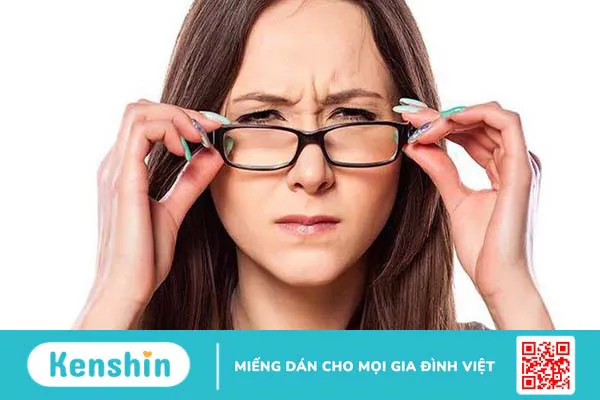 Nên đeo kính hay mổ mắt khi bị cận thị?