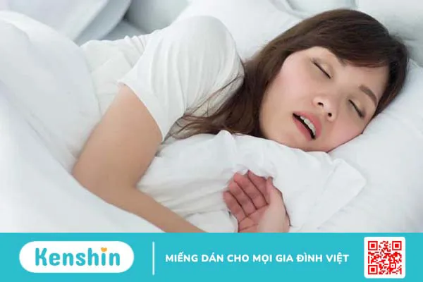 Ngủ dậy bị đau họng phải làm sao?