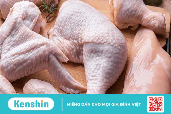 Người bị sốt có ăn được thịt gà không?