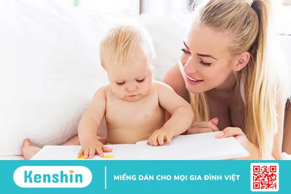 Tuy nhiên, nếu bé ngủ hay lắc đầu kèm một số biểu hiện bất thường thì có thể là do những dấu hiệu bệnh lý ở bên trong cơ thể. Trường hợp này có thể là dấu hiệu nguy hiểm, cha mẹ cần đưa con đi khám, xác định nguyên nhân để có hướng điều trị kịp thời 3