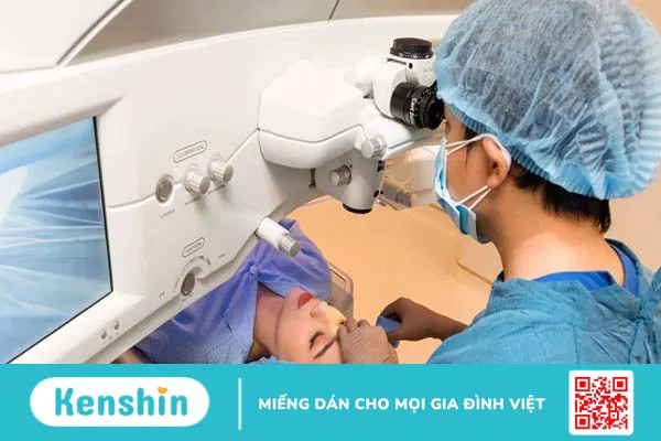 Những điều cần biết về phẫu thuật Phakic trong điều trị tật khúc xạ