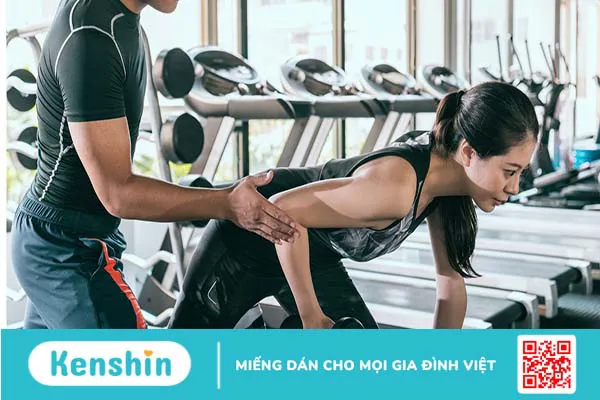 One Arm Dumbbell Row – Bài tập lưng giữa bằng tạ tay siêu hiệu quả