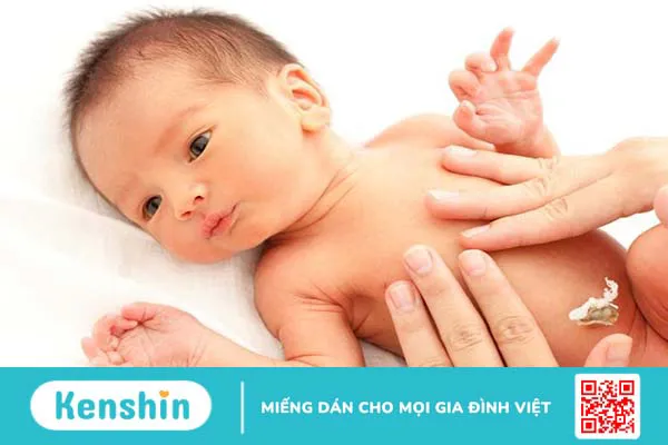 Rốn lồi bất thường ở trẻ do nguyên nhân gì? Có thể tự khỏi không? 1