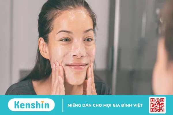 Sau khi đắp mặt nạ ngủ có cần rửa lại không?