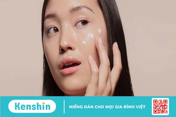 So sánh kem dưỡng ẩm và mặt nạ ngủ: Điểm giống và khác nhau